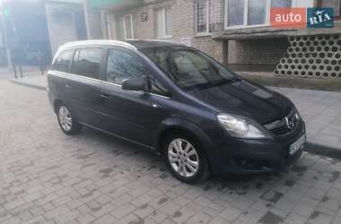 Минивэн Opel Zafira 2011 в 