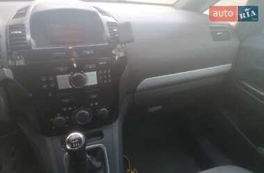 Минивэн Opel Zafira 2011 в 