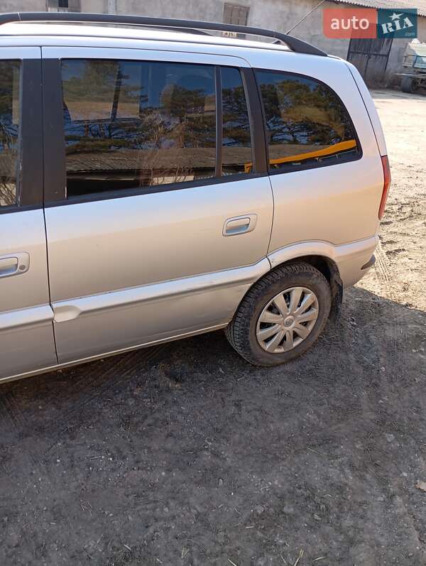 Opel Zafira 2004