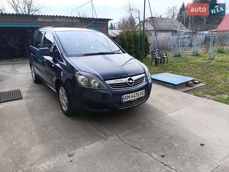 Мінівен Opel Zafira 2012 в Радомишлі