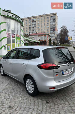 Минивэн Opel Zafira 2018 в 