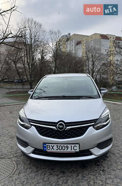 Минивэн Opel Zafira 2018 в 