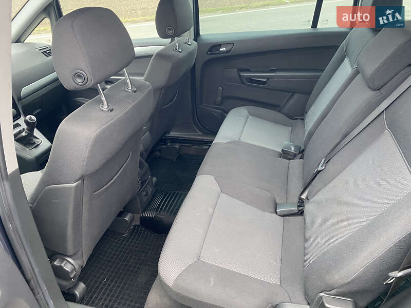Минивэн Opel Zafira 2010 в Ромнах фото 21 Минивэн Opel Zafira 2010 в Ромнах