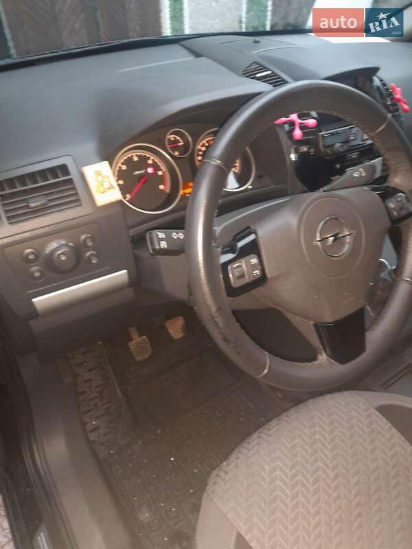 Минивэн Opel Zafira 2009 в Бучаче