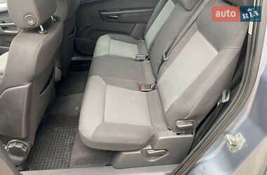 Минивэн Opel Zafira 2006 в 