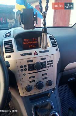 Минивэн Opel Zafira 2008 в 