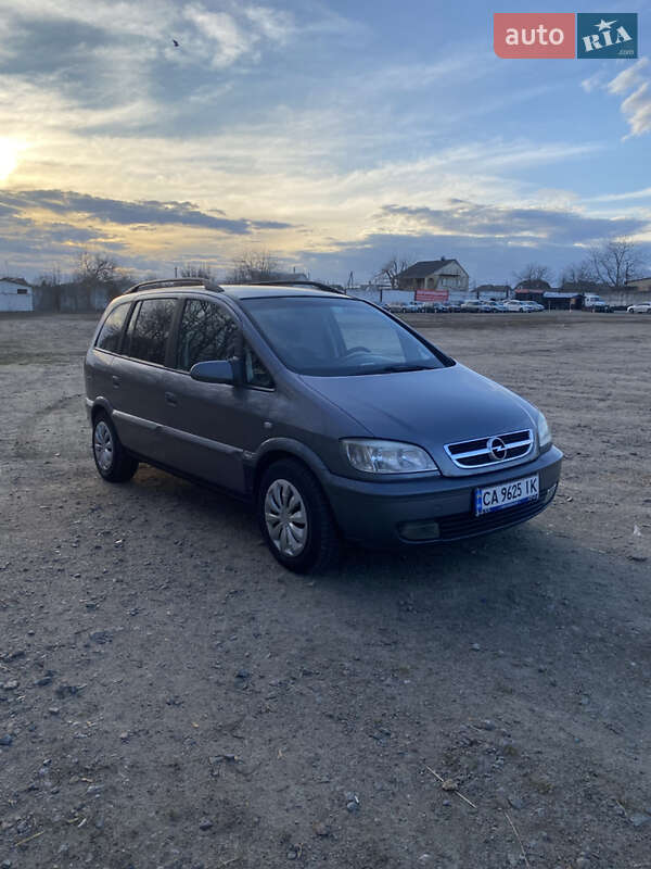 Мінівен Opel Zafira 2004 в Умані