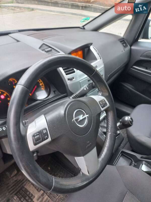 Мінівен Opel Zafira 2010 в Бару