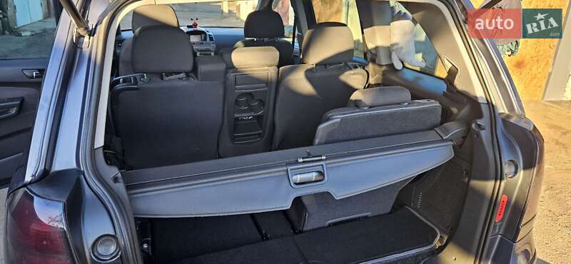 Мінівен Opel Zafira 2006 в Кривому Розі