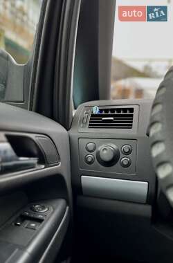 Минивэн Opel Zafira 2005 в 