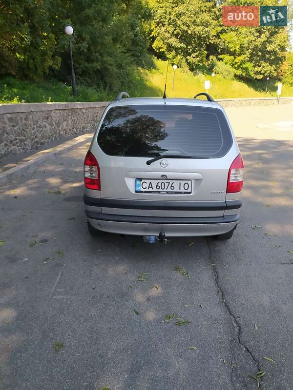 Мінівен Opel Zafira 2004 в Києві