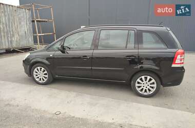 Минивэн Opel Zafira 2008 в 