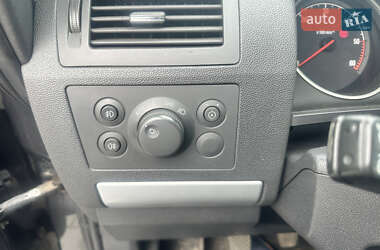 Минивэн Opel Zafira 2009 в 