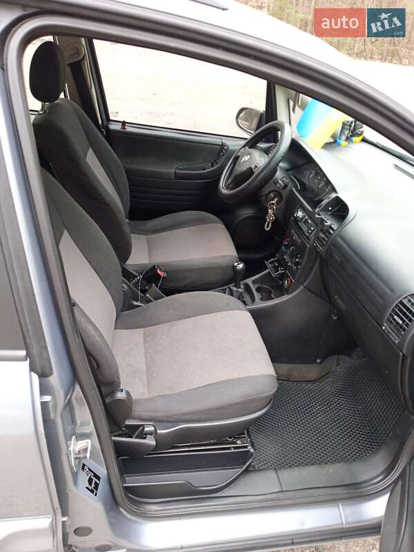 Мінівен Opel Zafira 2004 в Таращі