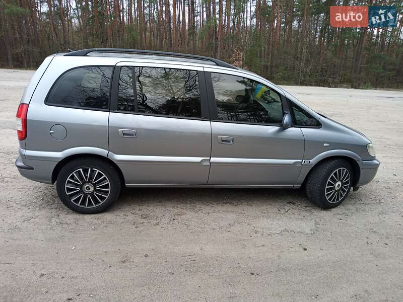 Мінівен Opel Zafira 2004 в Таращі