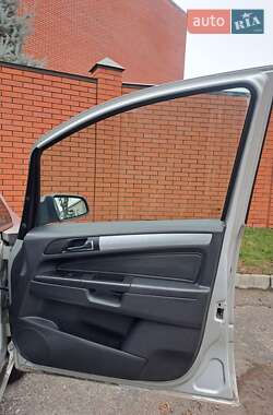 Минивэн Opel Zafira 2006 в 