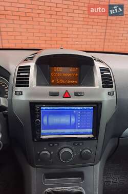 Минивэн Opel Zafira 2006 в 