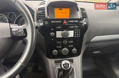 Минивэн Opel Zafira 2008 в 