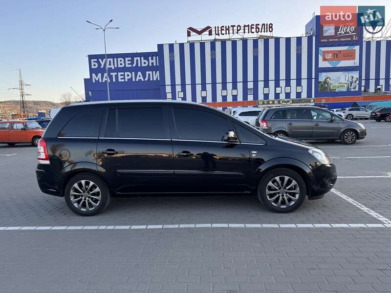 Минивэн Opel Zafira 2010 в Львове фото Минивэн Opel Zafira 2010 в Львове