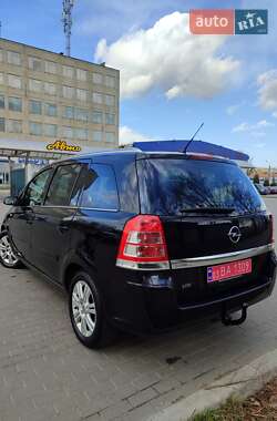 Минивэн Opel Zafira 2009 в 