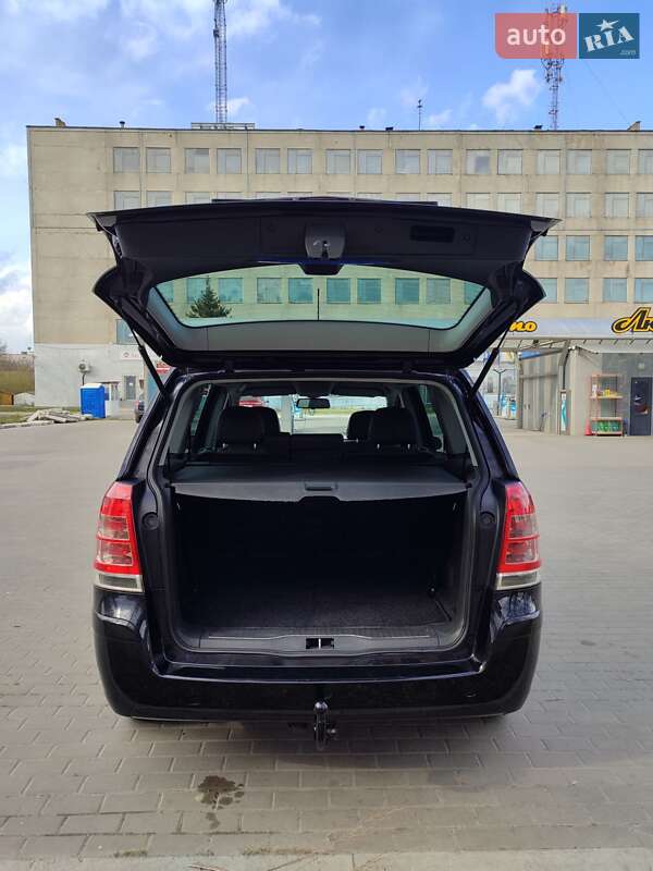Минивэн Opel Zafira 2009 в Белой Церкви