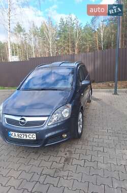 Минивэн Opel Zafira 2007 в 