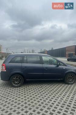 Минивэн Opel Zafira 2008 в 