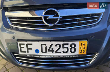 Минивэн Opel Zafira 2010 в 
