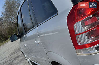 Мінівен Opel Zafira 2011 в 