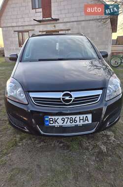 Минивэн Opel Zafira 2011 в 