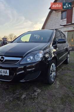 Минивэн Opel Zafira 2011 в 