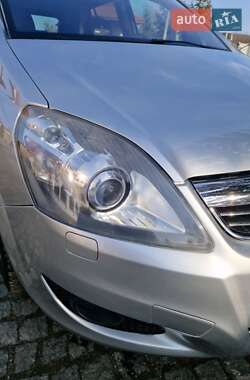 Минивэн Opel Zafira 2009 в 