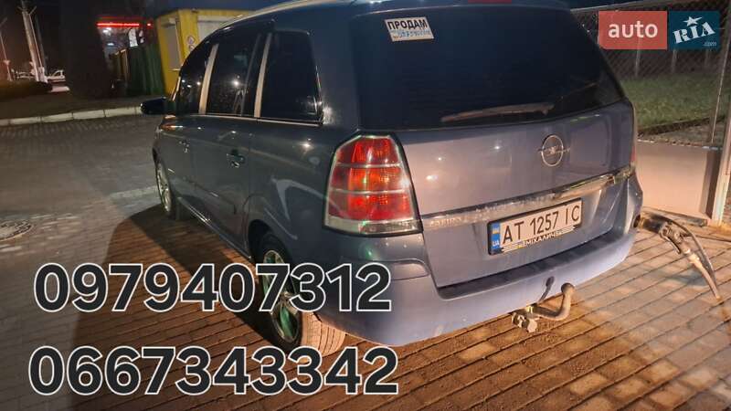 Минивэн Opel Zafira 2007 в 