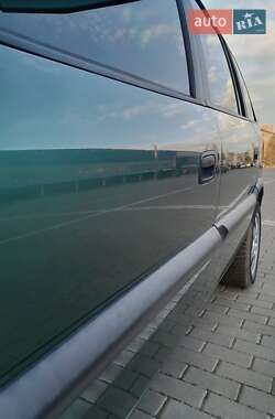 Минивэн Opel Zafira 1999 в 