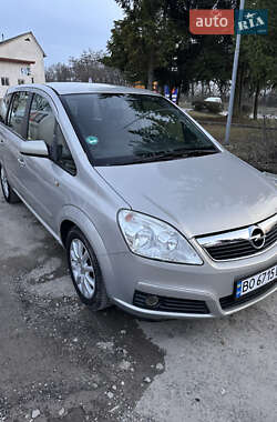 Минивэн Opel Zafira 2005 в 
