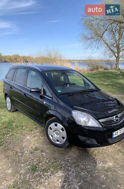 Минивэн Opel Zafira 2008 в 
