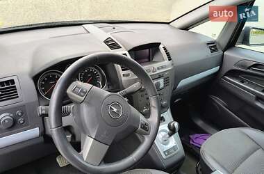 Минивэн Opel Zafira 2008 в 