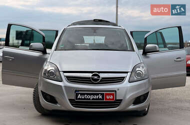 Минивэн Opel Zafira 2011 в 