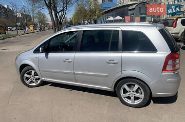 Минивэн Opel Zafira 2009 в 