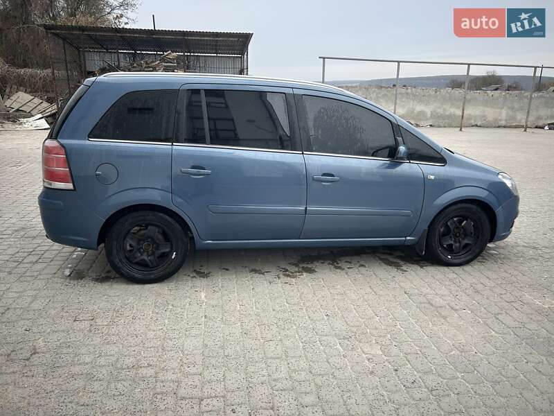 Мінівен Opel Zafira 2007 в Чорткові