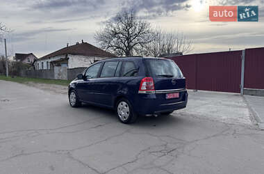 Минивэн Opel Zafira 2013 в 