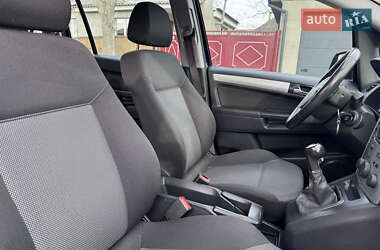 Минивэн Opel Zafira 2013 в 