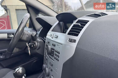 Минивэн Opel Zafira 2013 в 