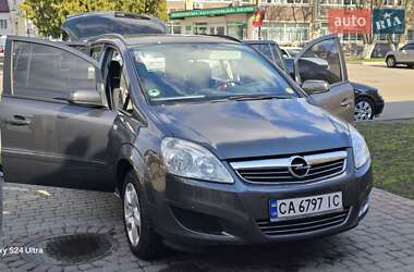 Минивэн Opel Zafira 2008 в 