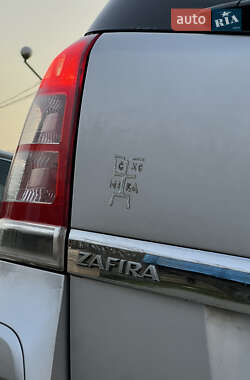 Минивэн Opel Zafira 2010 в 