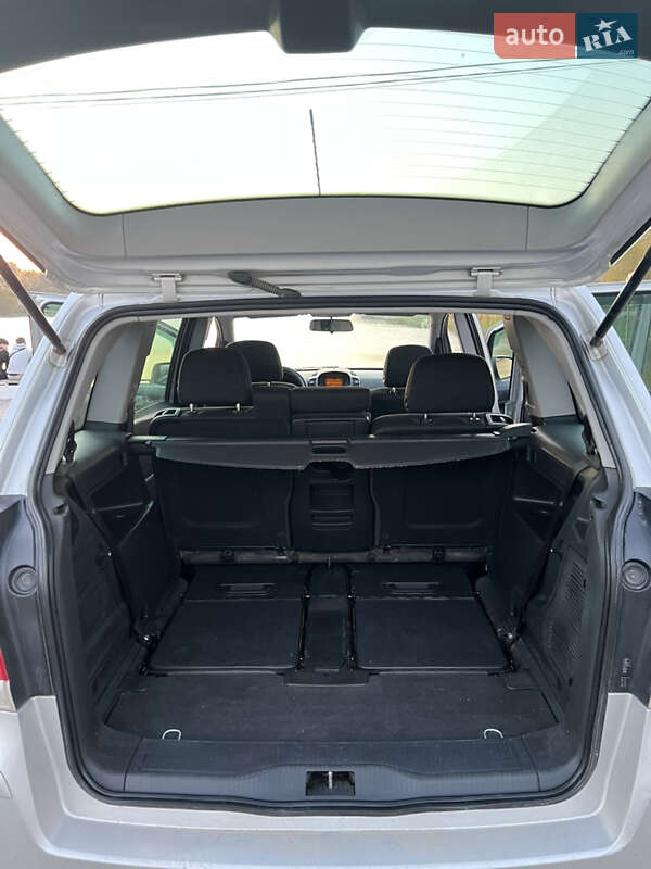 Мінівен Opel Zafira 2010 в Івано-Франківську