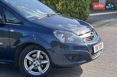 Мінівен Opel Zafira 2011 в 