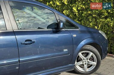 Мінівен Opel Zafira 2011 в 
