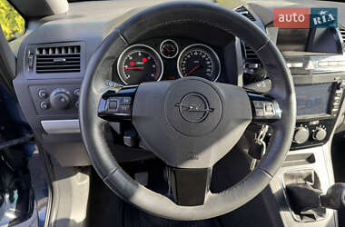 Мінівен Opel Zafira 2011 в 