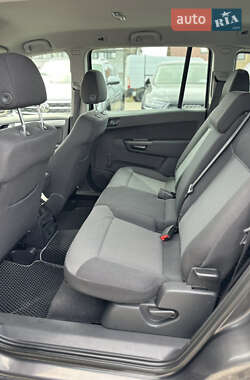 Минивэн Opel Zafira 2011 в 